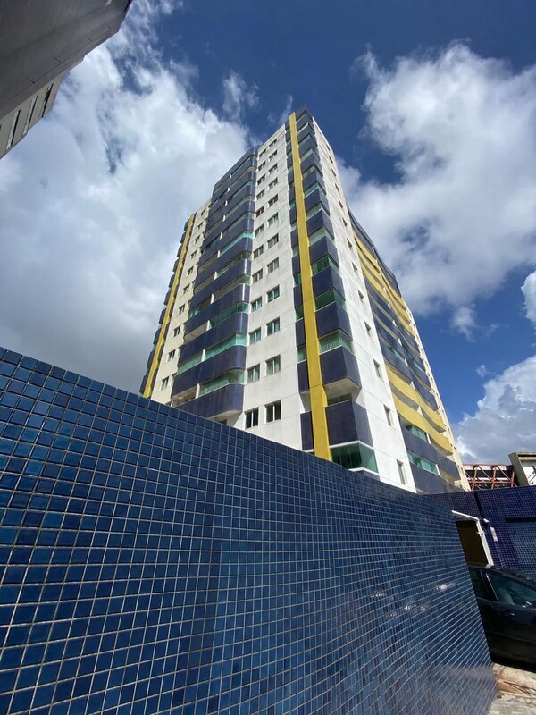 Edificação residencial em Armação após serviços de tratamento e pintura.